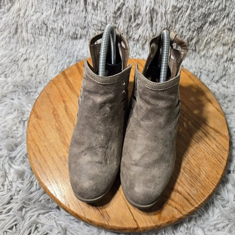 A New Day Cutout Graystone Bohemian Ankle Bootie Boots Womens 7M Retro Synthetic